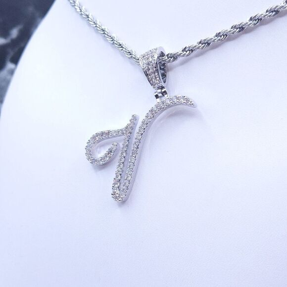 18"Rope Chain - White Finish Cursive V. Initial - Picture 3 of 8